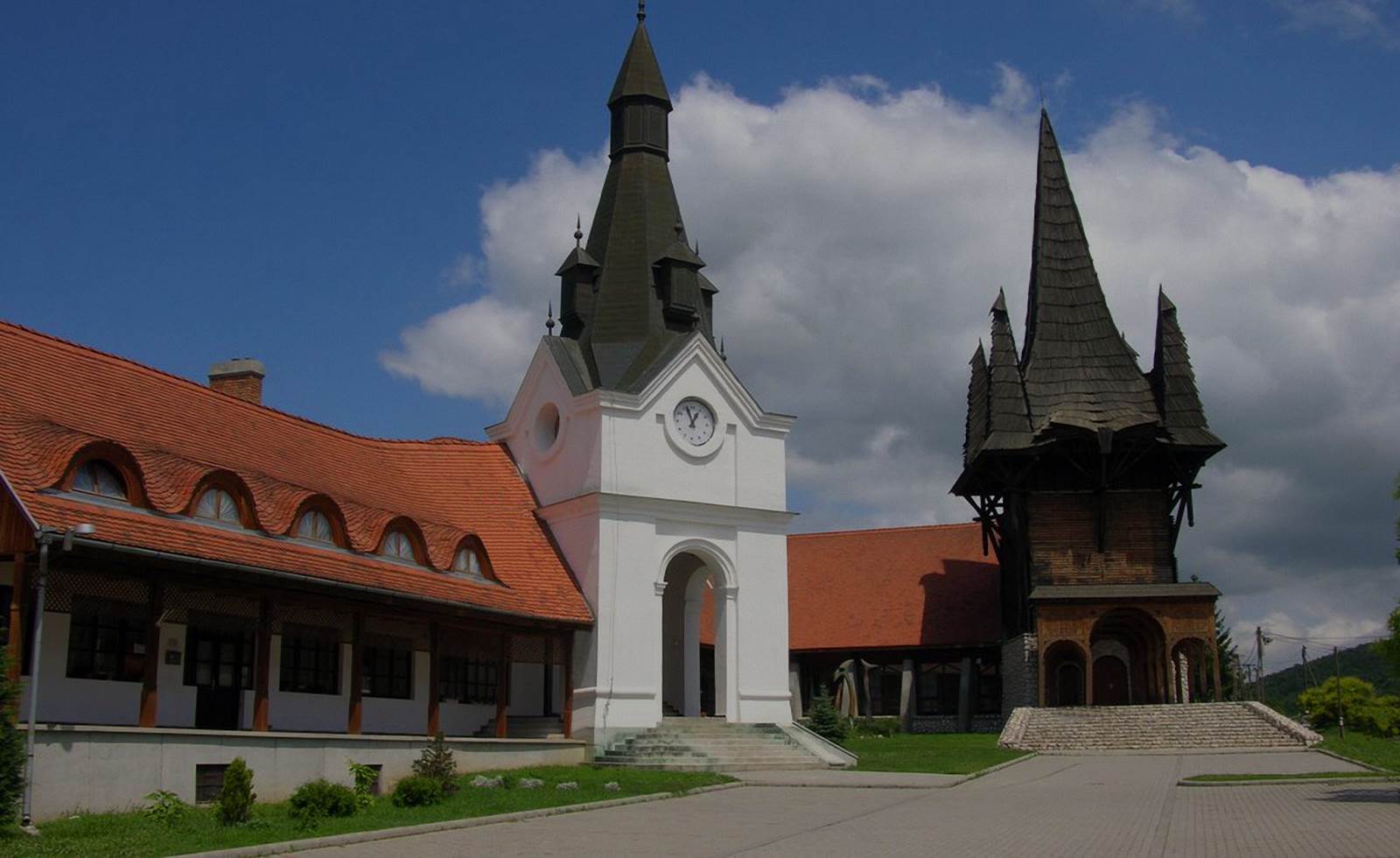 <strong>HÁZ-GÉPÉSZ DR</strong>